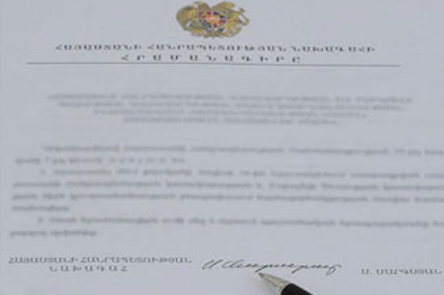 Armenian president signs winter draft decree 