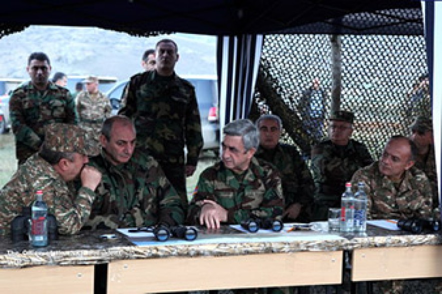 Presidents of Armenia and NKR attend military exercises 