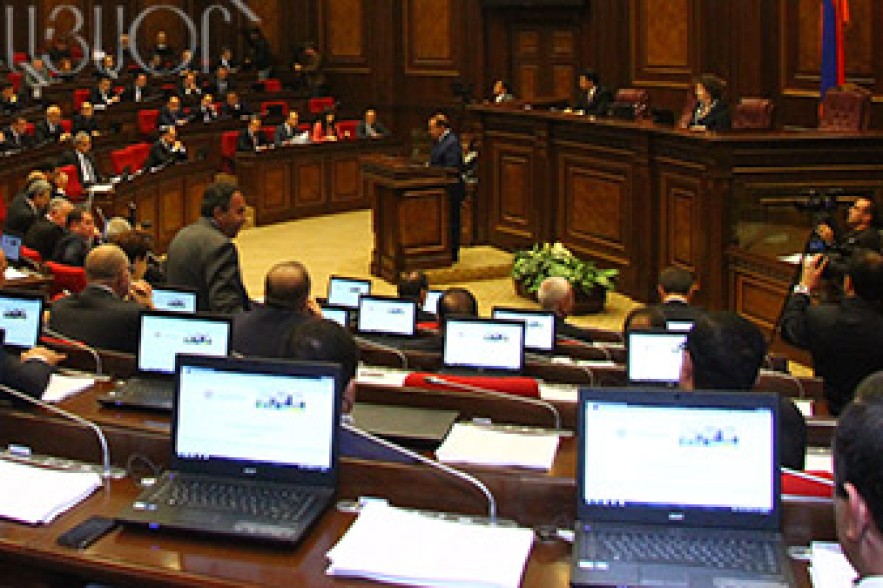 10 MPs vote for independence of NKR 