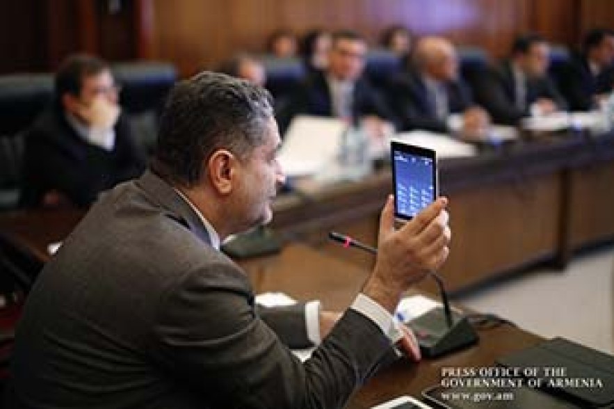 Հայկական առաջին պլանշետը նվիրել են Տիգրան Սարգսյանին. Լուսանկարներ