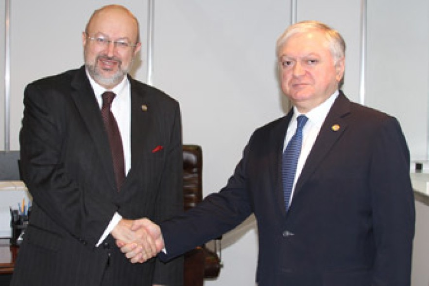 Edward Nalbandian meets 2014 OSCE chairman-in-office 