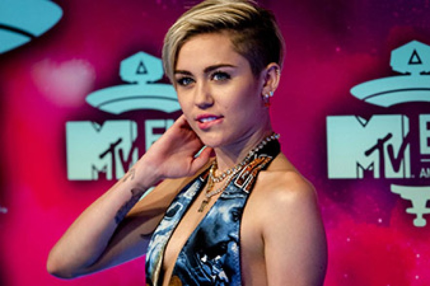 MTV назвал лучшую певицу 2013 года – Майли Сайрус 