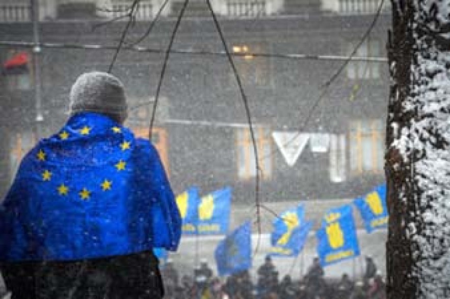 Европарламент рекомендовал Украине провести досрочные выборы