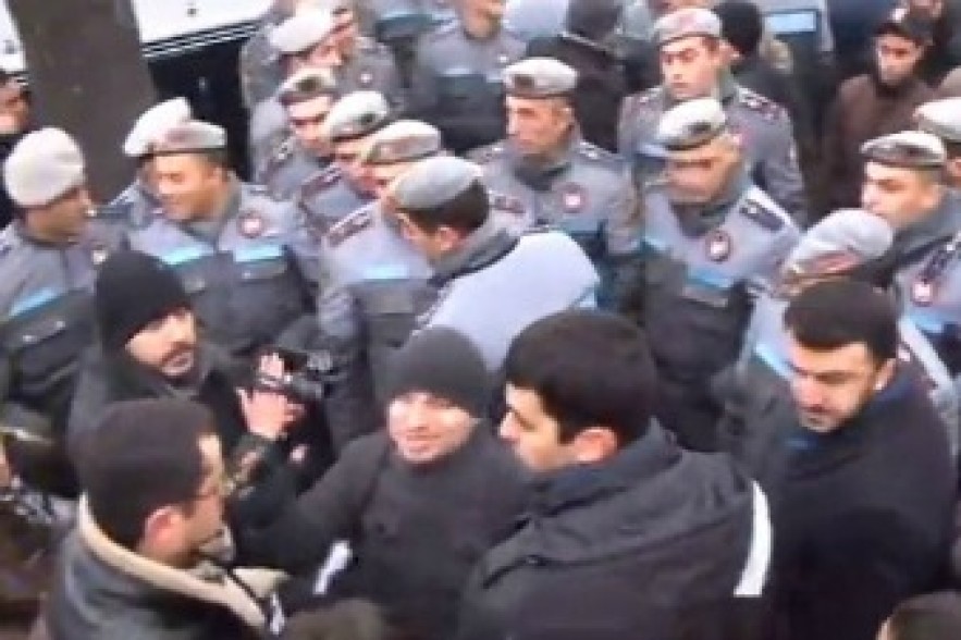 Police release detained activists
