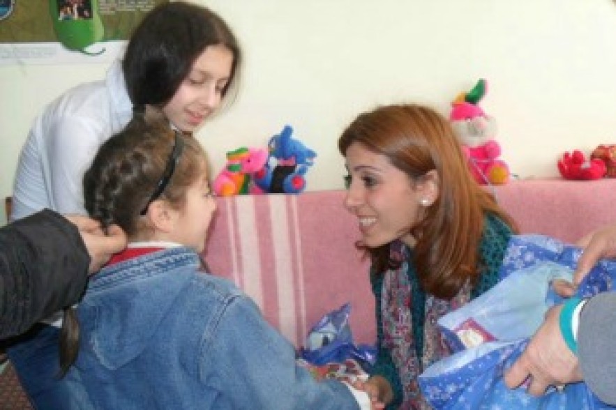 «Ամանորը հրաշքների տոն է». Աշտարակի աշակերտներն այցելեցին գիշերօթիկ դպրոց