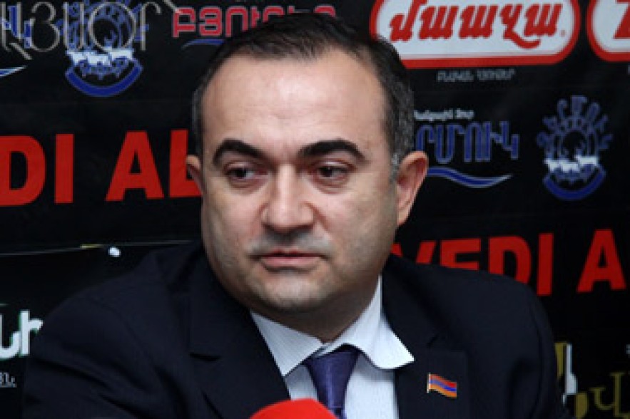 Tevan Poghosian gives up parliament seat 
