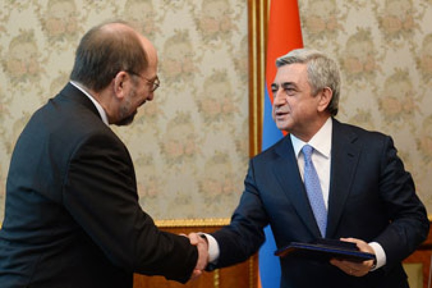 Armenian president awards Mkhitar Gosh Medal to Otto Luchterhandt 