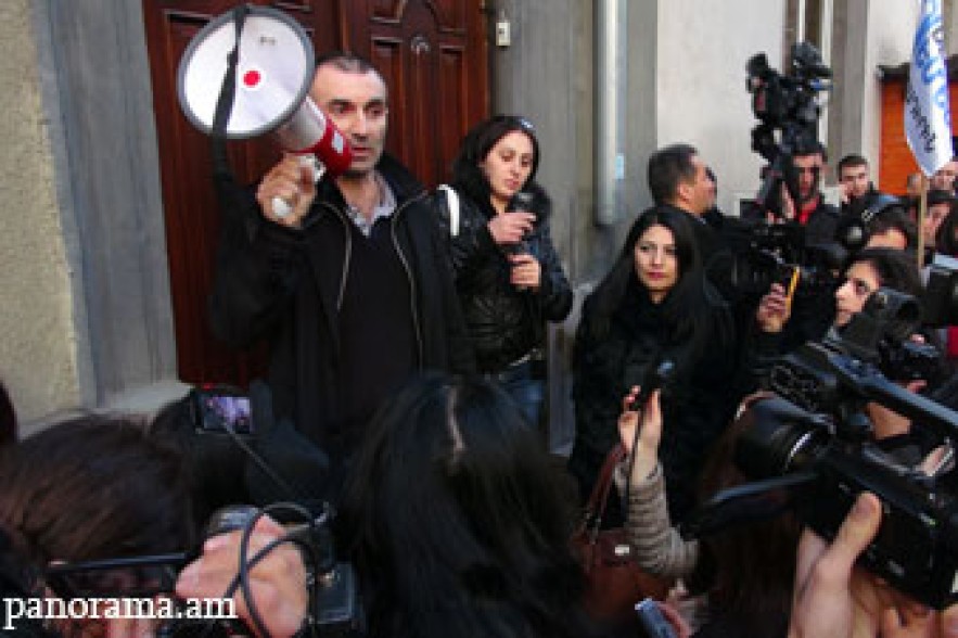 Сотрудники Армянской АЭС провели акцию против новой пенсионной системы