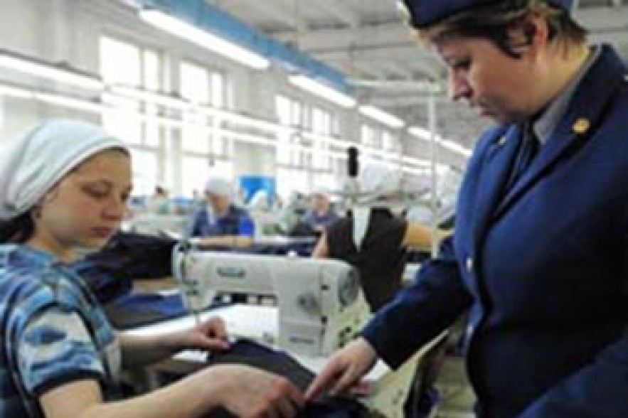Полицейских оденут зэки