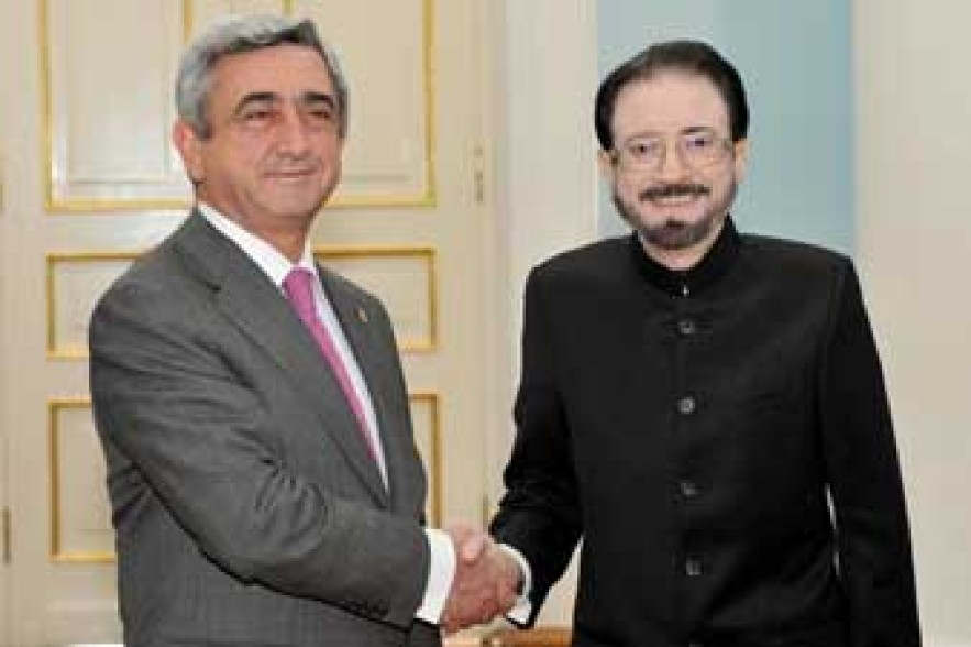 India’s Ambassador presents credentials to S. Sargsyan