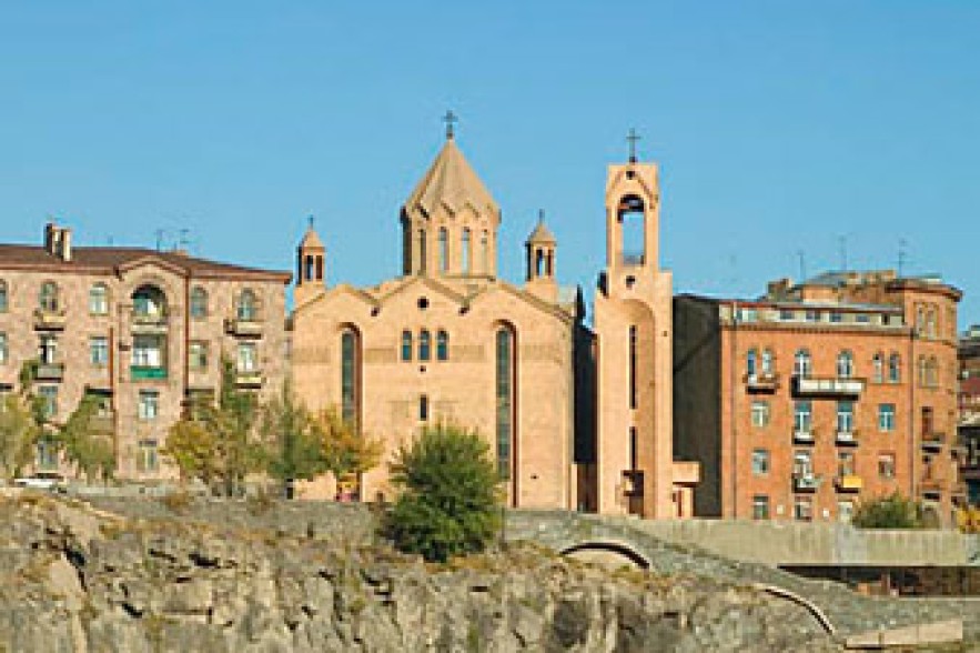 Repose of soul service for A. Hovhannisian and March 1 events victims 