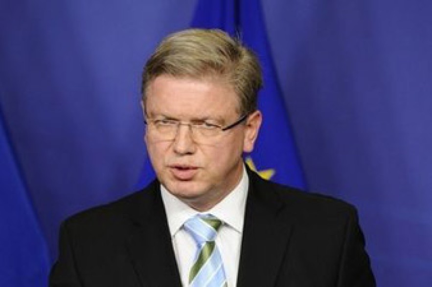 Фюле призвал уважать территориальную целостность Украины