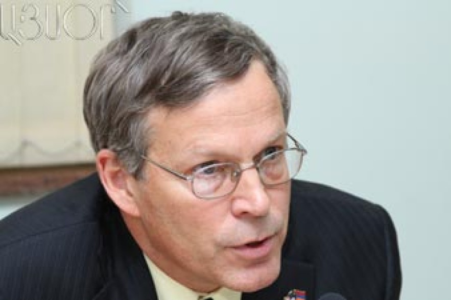 US ambassador regrets Yerevan’s statement on Crimea  