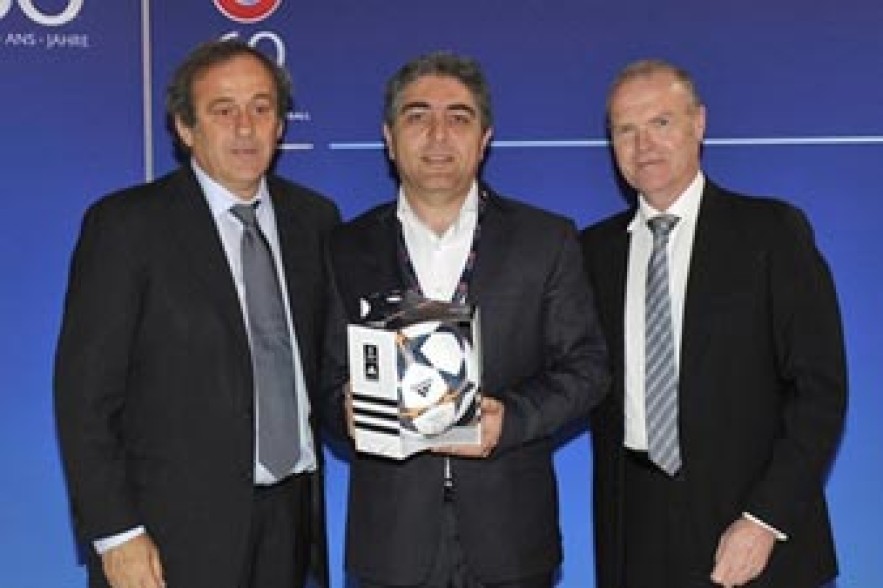 ՀՖՖ-ն մրցանակ է ստացել ՈՒԵՖԱ-ից