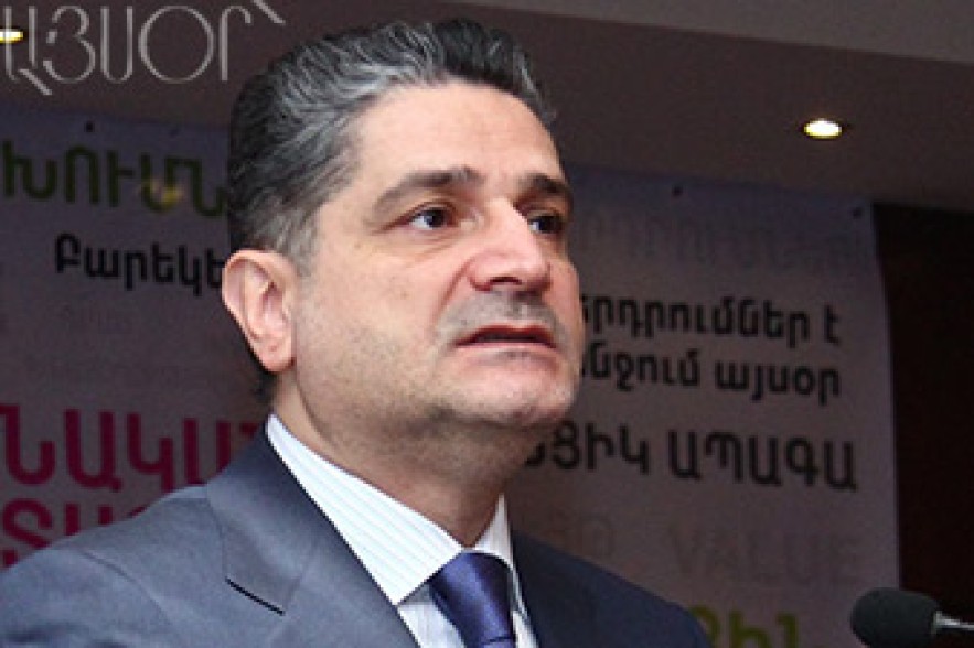 Armenian prime minister heads to Spain 