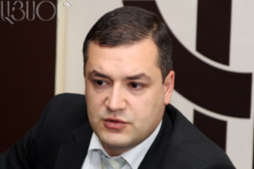 Urikhanian congratulates Armenian citizens on PM's resignation