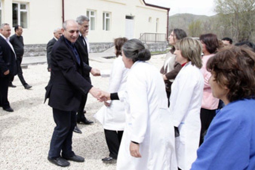 Բակո Սահակյանն այցելել է Քաշաթաղի շրջանի Կովսական քաղաք