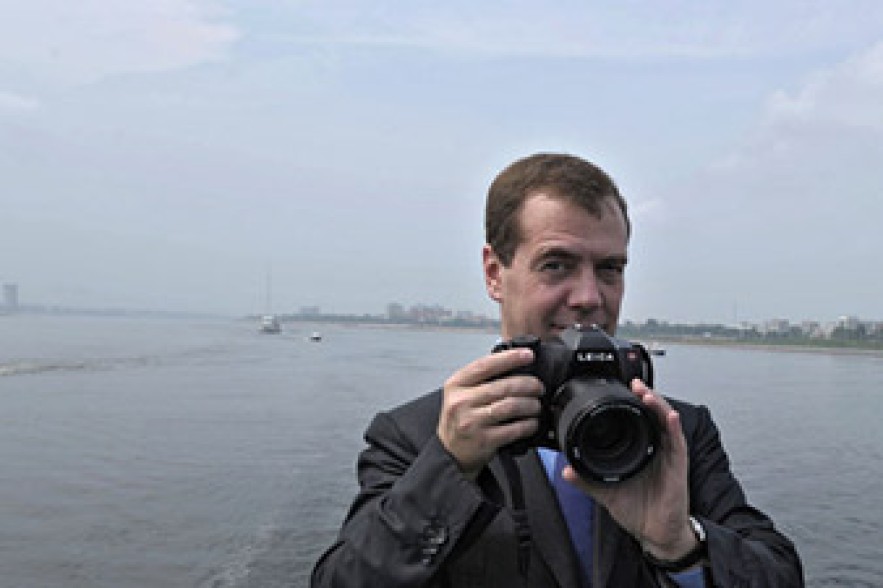 В Китае открылась выставка фоторабот Дмитрия Медведева