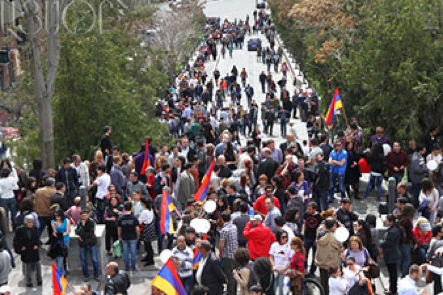 «Դեմ եմ». Մենք ոչ մեկին պարտավոր չենք