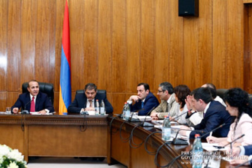 Հովիկ Աբրահամյանն ընդունել է Բուզանդի փողոցի բնակիչներին