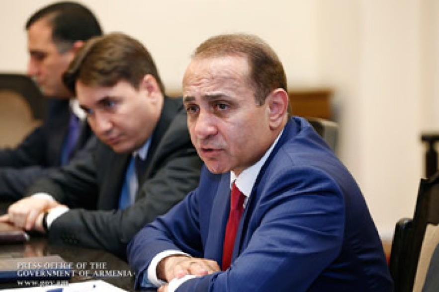 Премьер-министр Абраамян готов продолжать обсуждения с депутатами