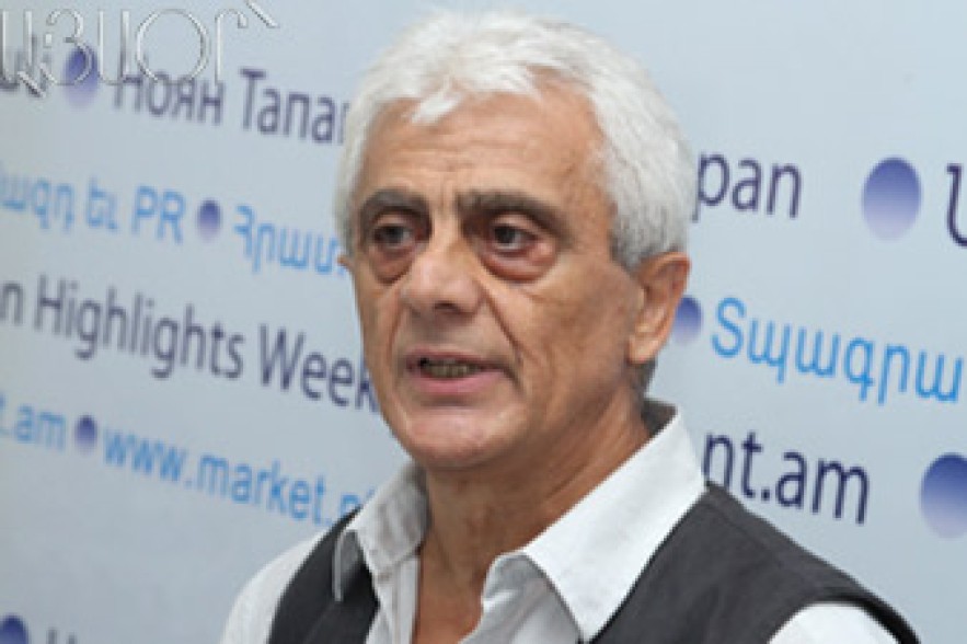 Բալետ պարողները քողարկված են «քյարթու» դիմակի տակ