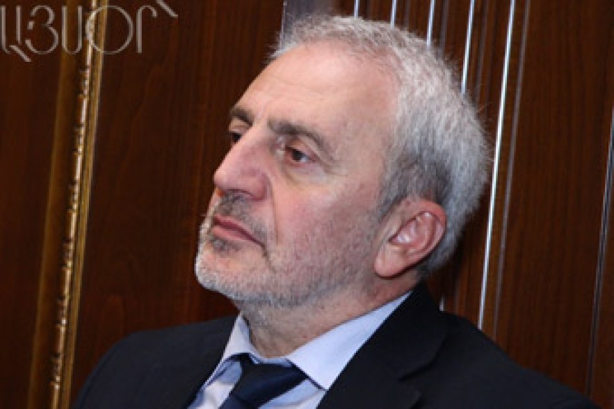 Անգամ Ավետարանը ձեռքին` որևէ մեկը չի կարող չենթարկվել ռեժիմին. Ա. Մանուկյան