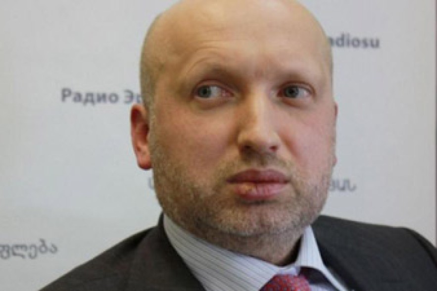 Турчинов призвал Россию прекратить истерию вокруг событий в Украине