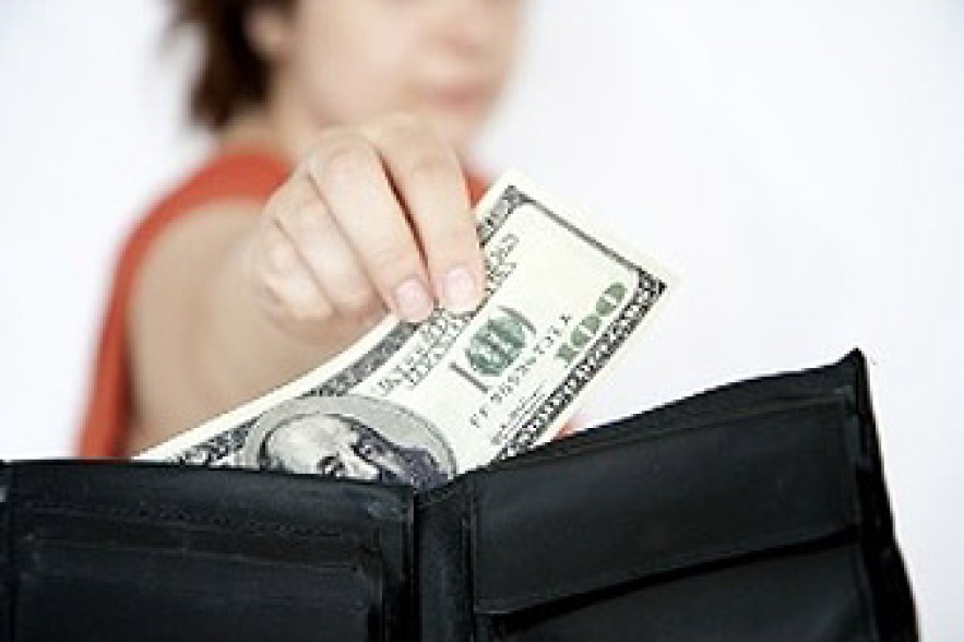 Թոռը գողացել է տատին պատկանող 400.000 դրամը և 200 ԱՄՆ դոլարը