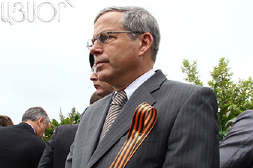 Warlick’s statement aimed at starting talks around peace agreement 