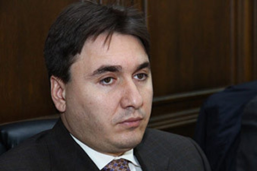 Вице-премьер представил нового губернатора Котайкской области Армении