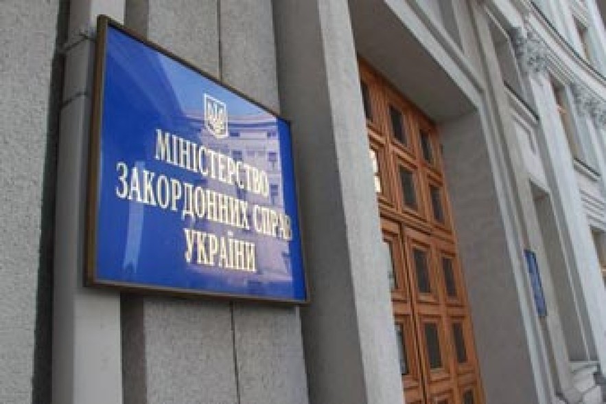 МИД Украины требует отменить российские учения в день выборов