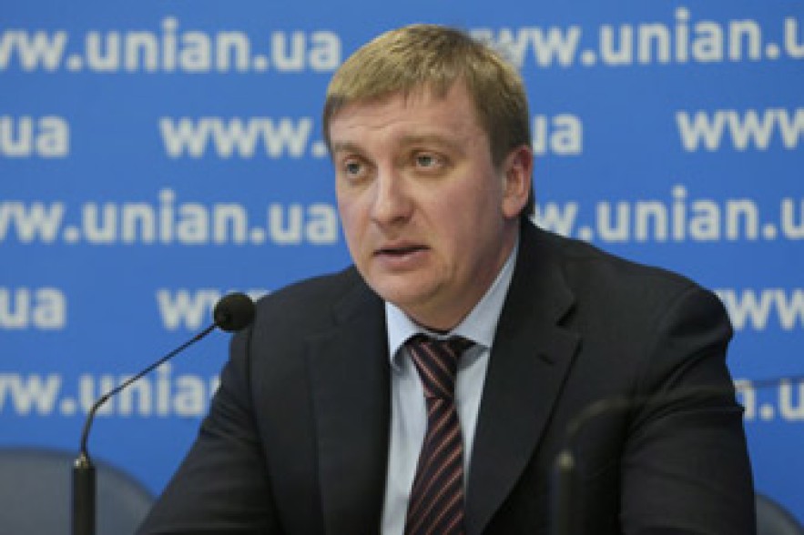 Окружение Януковича незаконно вывело за рубеж около $100 млрд