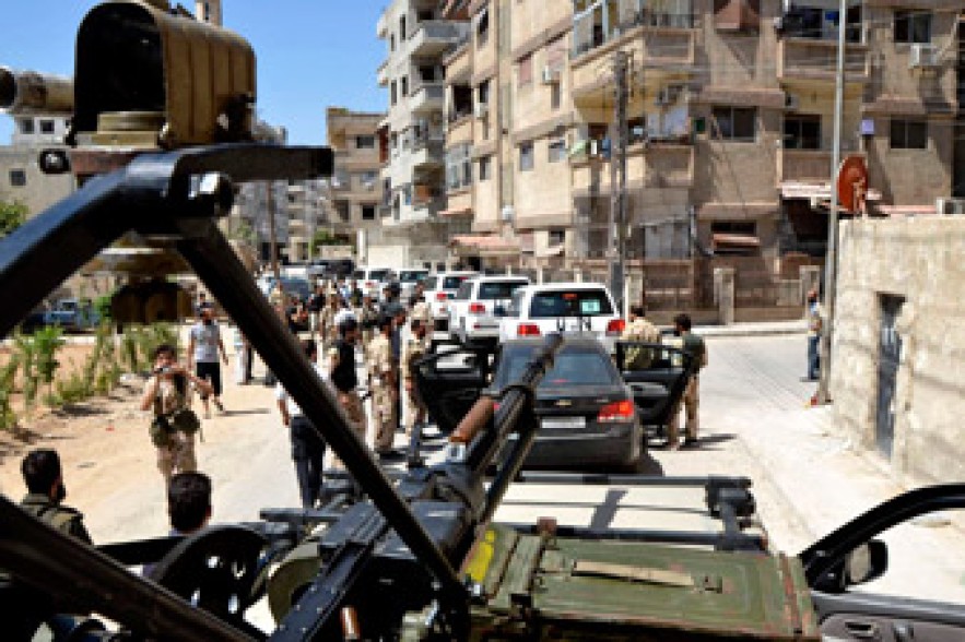 Syria UN chemical weapons inspectors 'attacked'