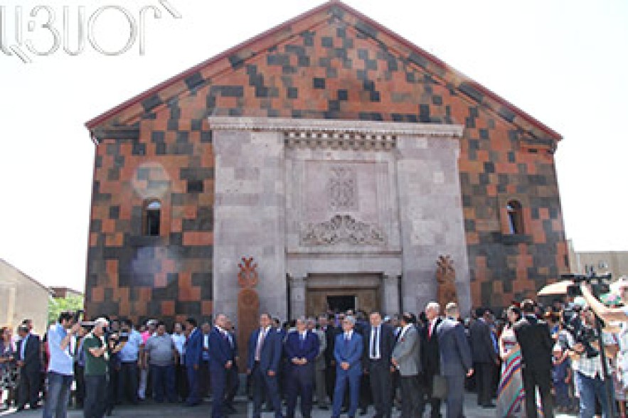 Serzh Sargsyan attends St. Grigor Narekatsi Church consecration 