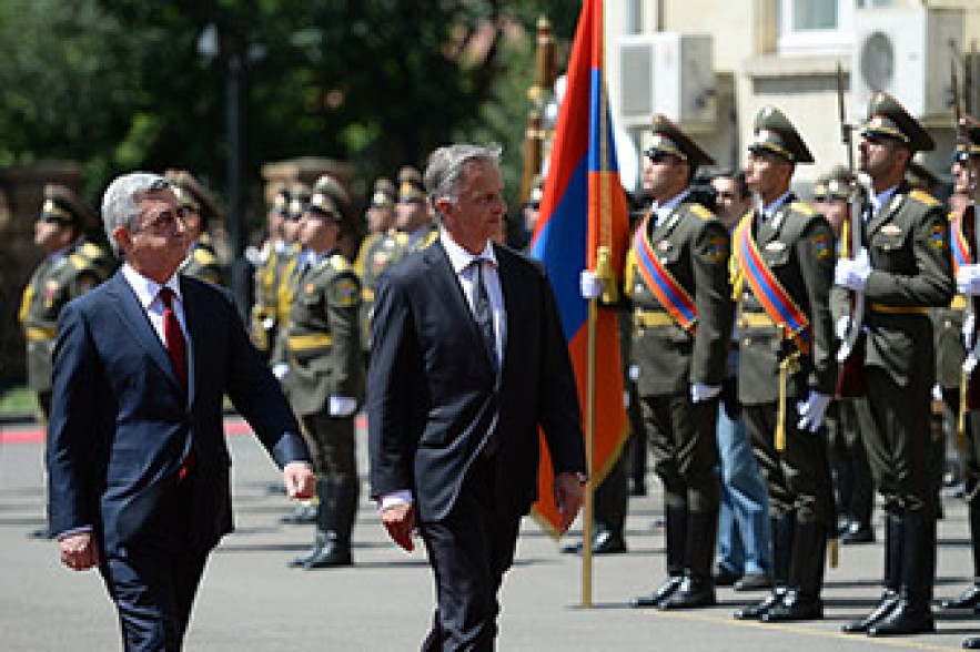 Serzh Sargsyan: Threats of force damage Karabakh talks 