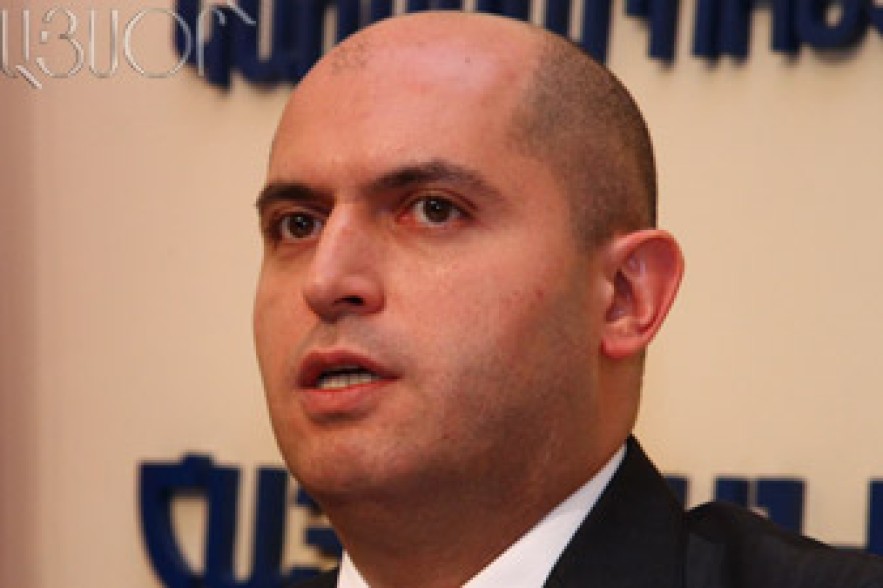 Արմեն Աշոտյանը պատասխանել է ԵՊՀ-ից դուրս մնացած ուսանողուհու բաց նամակին