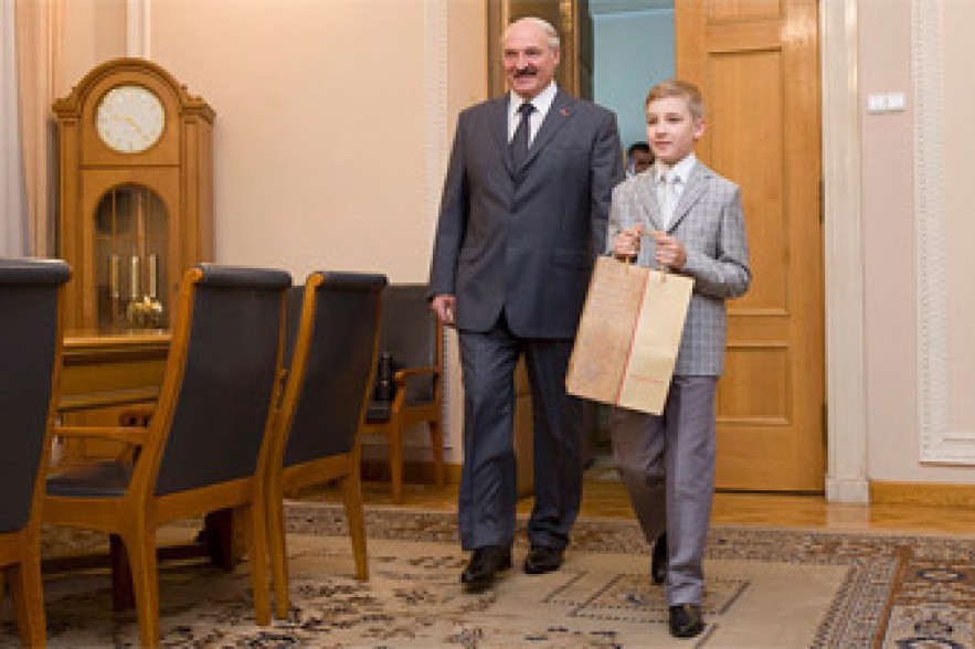 Лукашенко: Украинцы могут в одиночку разобраться со своими проблемами