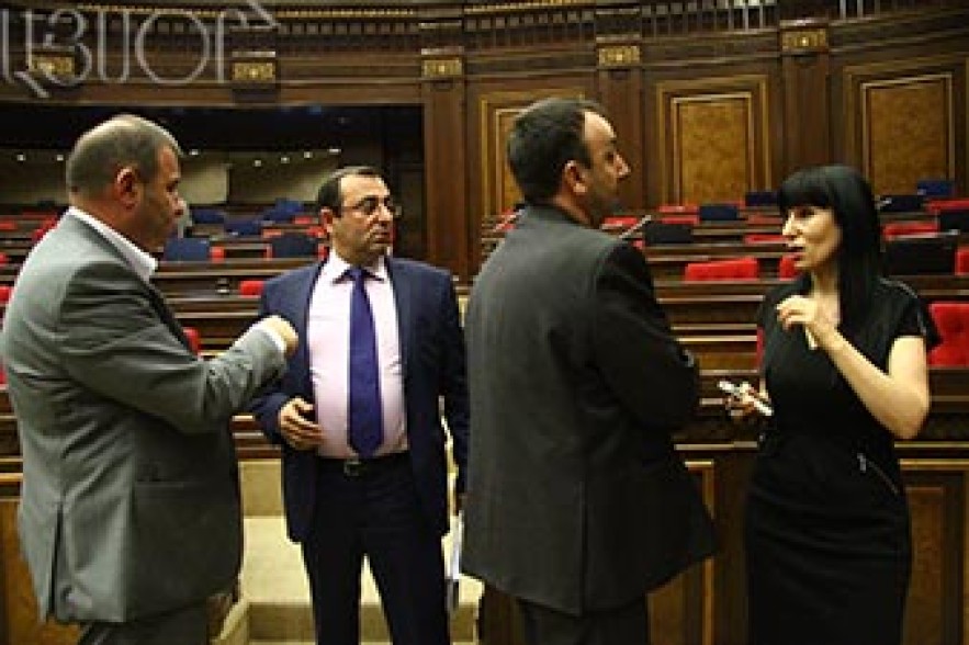 Внеочередное заседание парламента Армении сорвано из-за отсутствия кворума