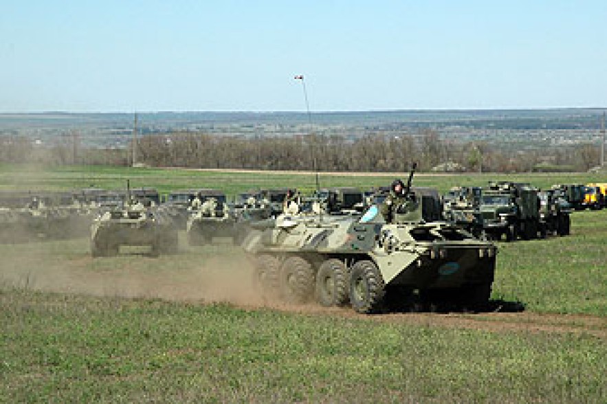 СНБО: В Ростовской области стоит военная техника с украинской символикой 