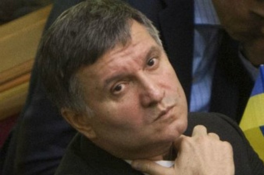 Аваков назвал направление гуманитарного коридора для эвакуации из зоны АТО