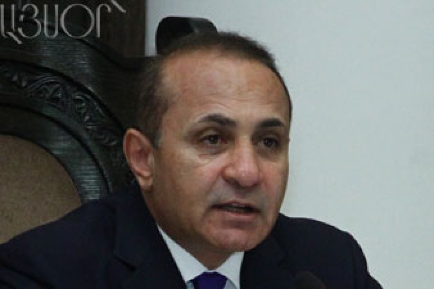Վարչապետը սահմանամերձ Մովսեսի գյուղացիներին խոստացավ կոմբայն նվիրել