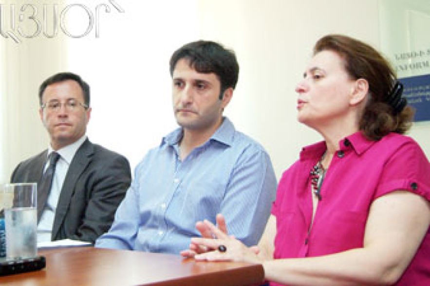 НАТО периодически посылает завуалированные мессиджи Азербайджану