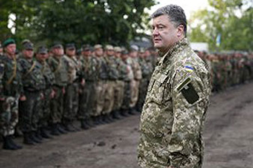 Порошенко: За каждую жизнь наших военных боевики заплатят сотнями своих