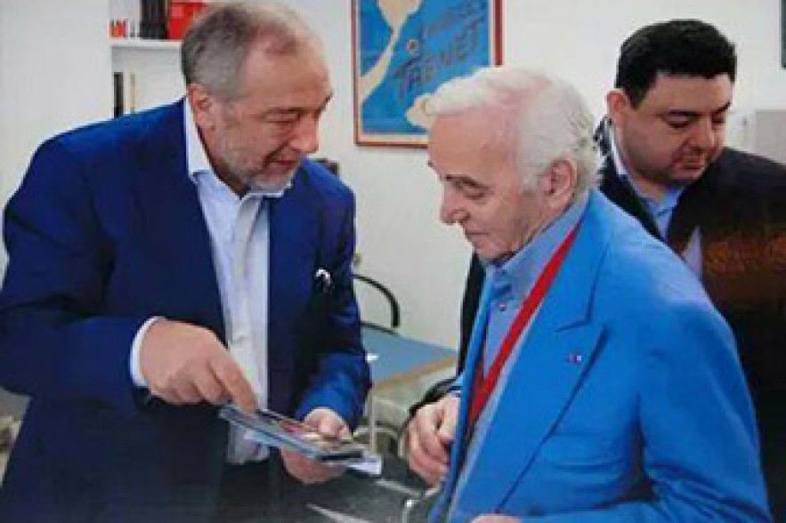 Ազնավուրը Ռուսաստանին կոչ է արել փոխել Հայրապետյանի խափանման միջոցը