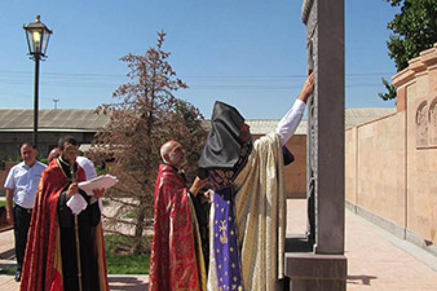 Օծություն` Արարատի նորակառույց եկեղեցում