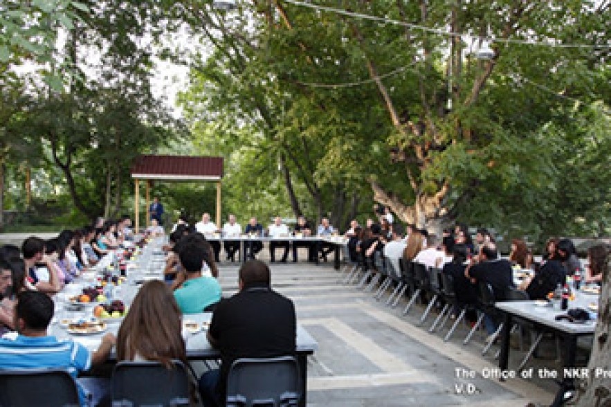 NKR president meets with YSU students 