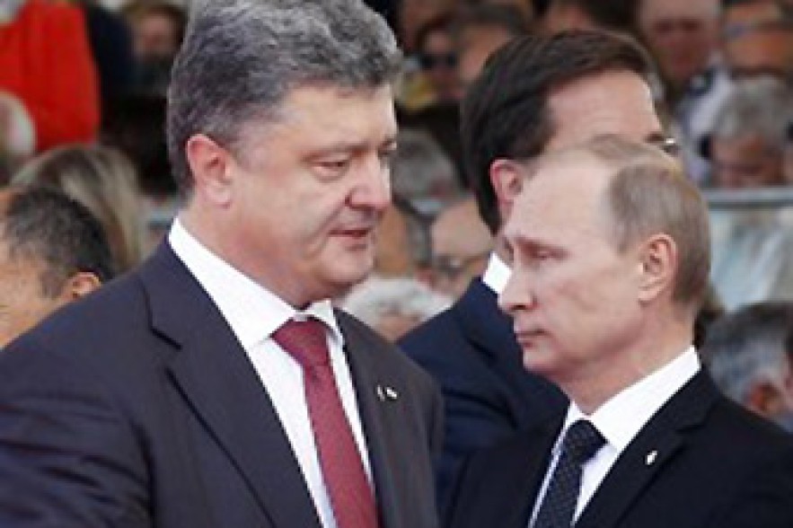 Путин поручил правительству ответить на западные санкции