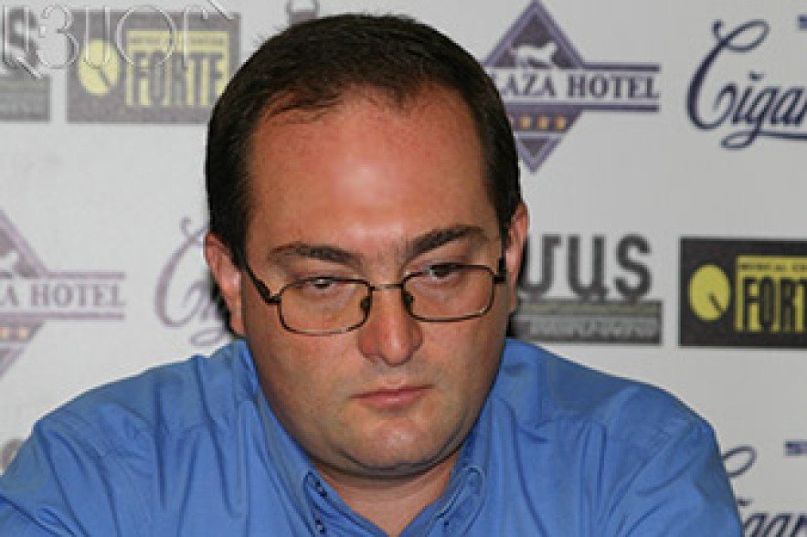 Քաղաքագետ Ալեքսանդր Քանանյանին ու նրա կնոջը բոլորիս օգնությունն է պետք