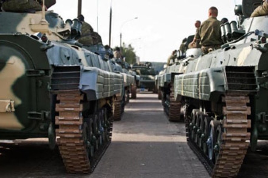 Reuters:Бойцы и бронетехника свободно перемещаются на границе РФ с Украиной